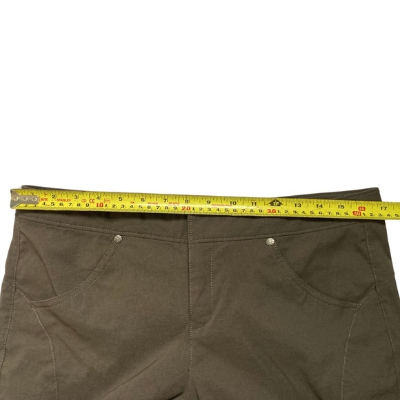 Athleta Nylon Hiking Commuter Capri Pants Long Shorts Brown Women's Size 10 - Picture 3 of 7